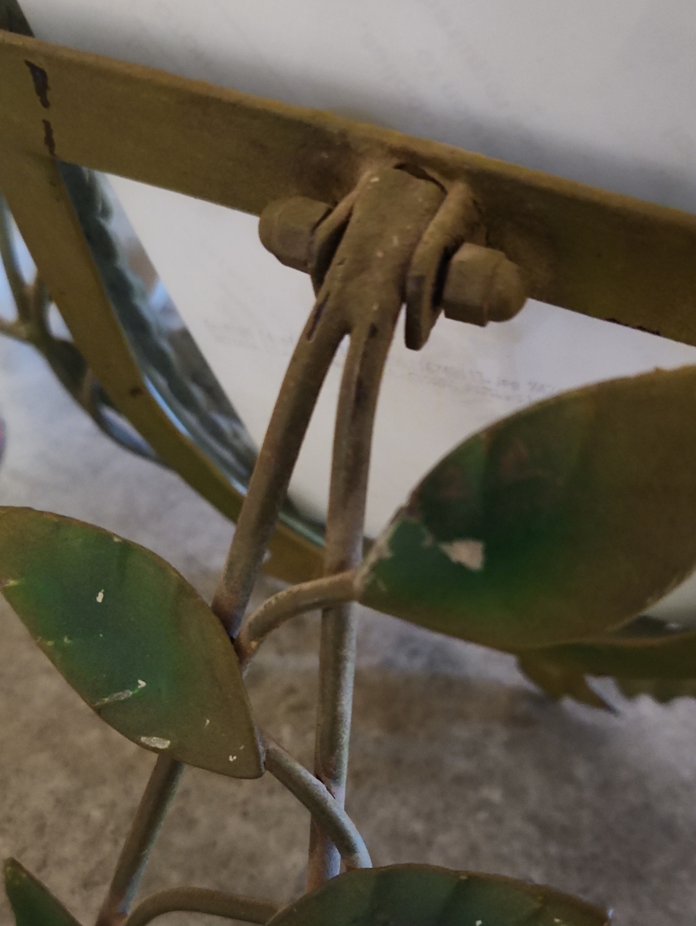Vintage Green Metal Floral Frame - Picture 9 of 9